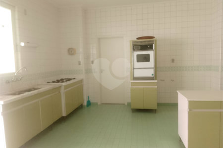 Apartamento à venda com 4 quartos, sendo 1 suíte, em República, São Paulo, SP