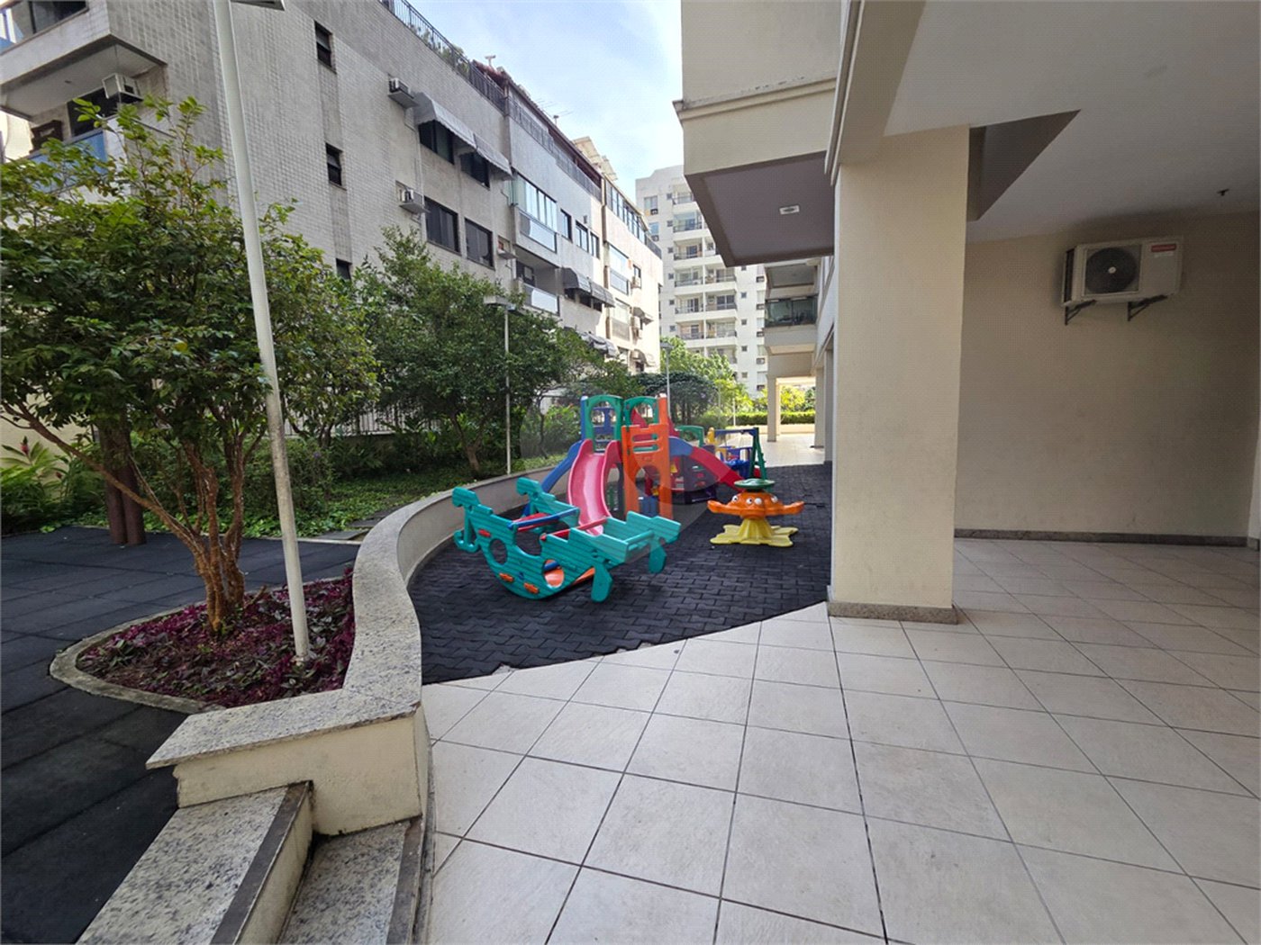 Cobertura à venda ou para alugar com 4 quartos, sendo 1 suíte,  em Tijuca, Rio de Janeiro, RJ