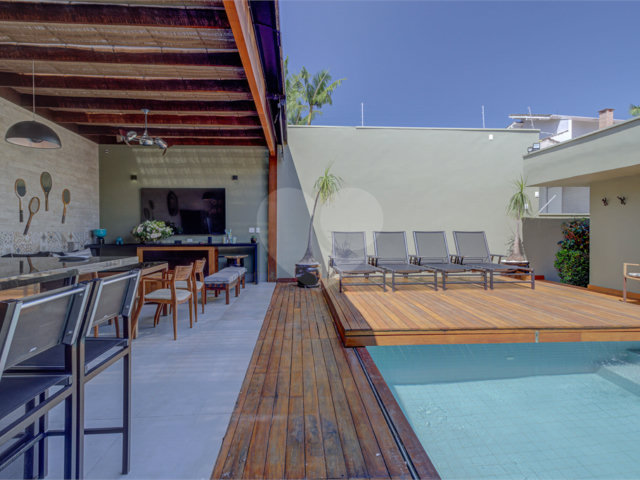 Casa à venda ou para alugar com 5 suítes em Alto da Boa Vista, São Paulo, SP