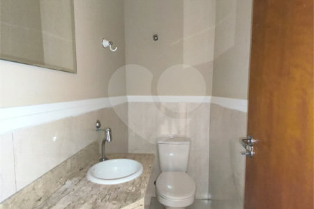Sobrado à venda com 3 quartos, sendo 1 suíte, em Chora Menino, São Paulo, SP