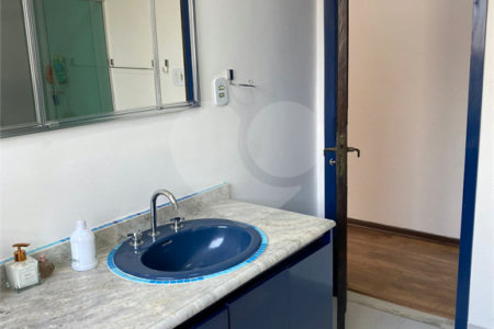 Sobrado à venda com 3 quartos, sendo 1 suíte, em Vila Paulicéia, São Paulo, SP