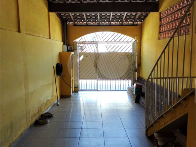 Sobrado à venda com 2 quartos, sendo 1 suíte,  em Campo Limpo, São Paulo, SP