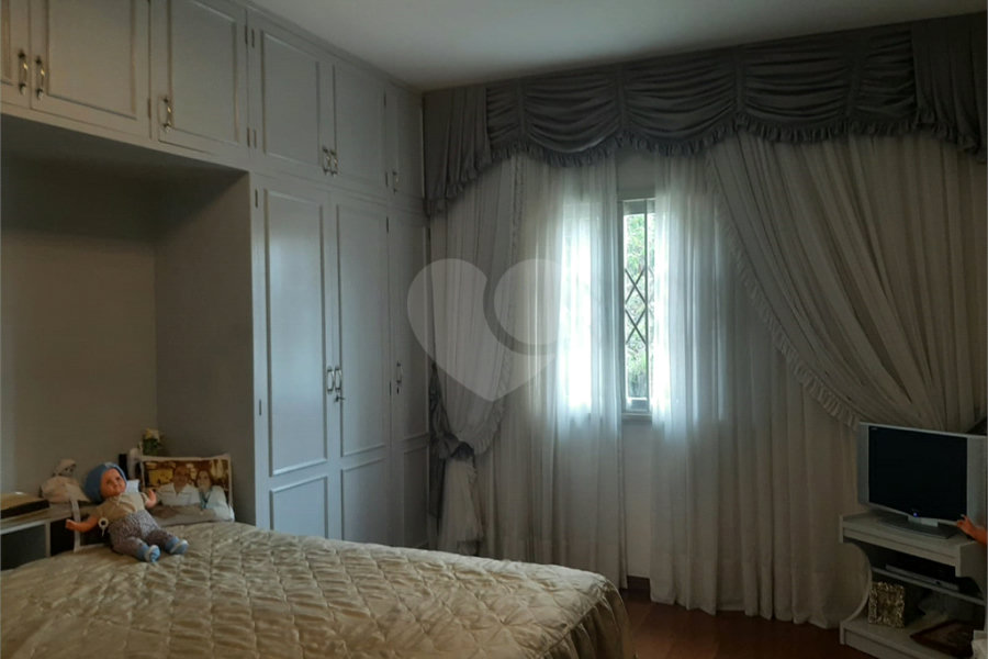 Sobrado à venda com 4 quartos, sendo 2 suítes, em Tremembé, São Paulo, SP