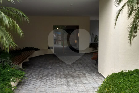 Apartamento à venda com 3 quartos, sendo 1 suíte, em Vila Olímpia, São Paulo, SP