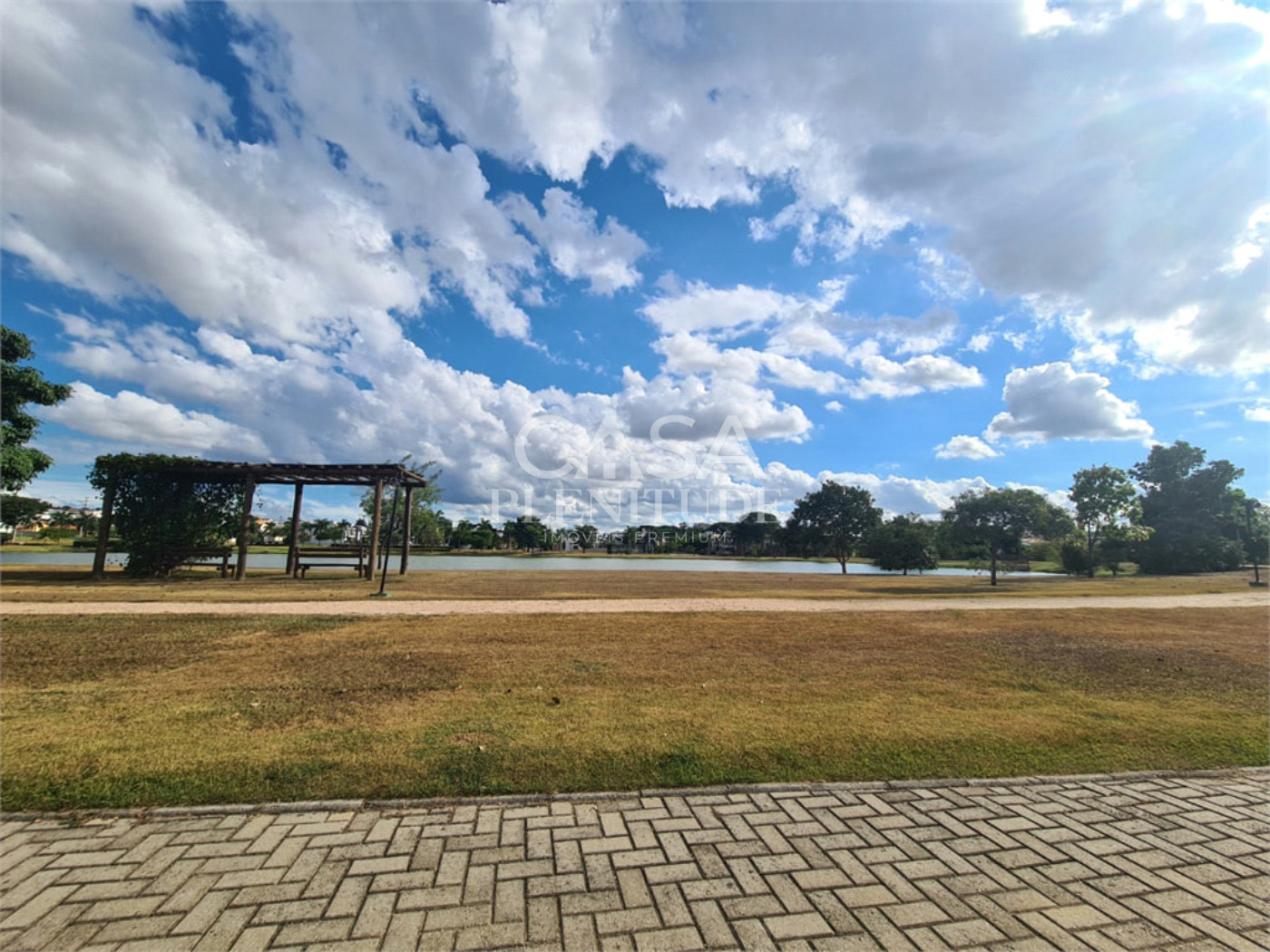Casa em condomínio à venda com 3 suítes, em Iporanga, Sorocaba, SP