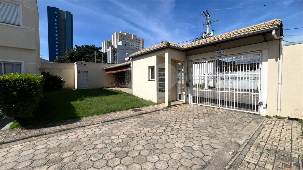 Casa de Vila à venda com 3 quartos em Vila Curuçá, São Paulo, SP