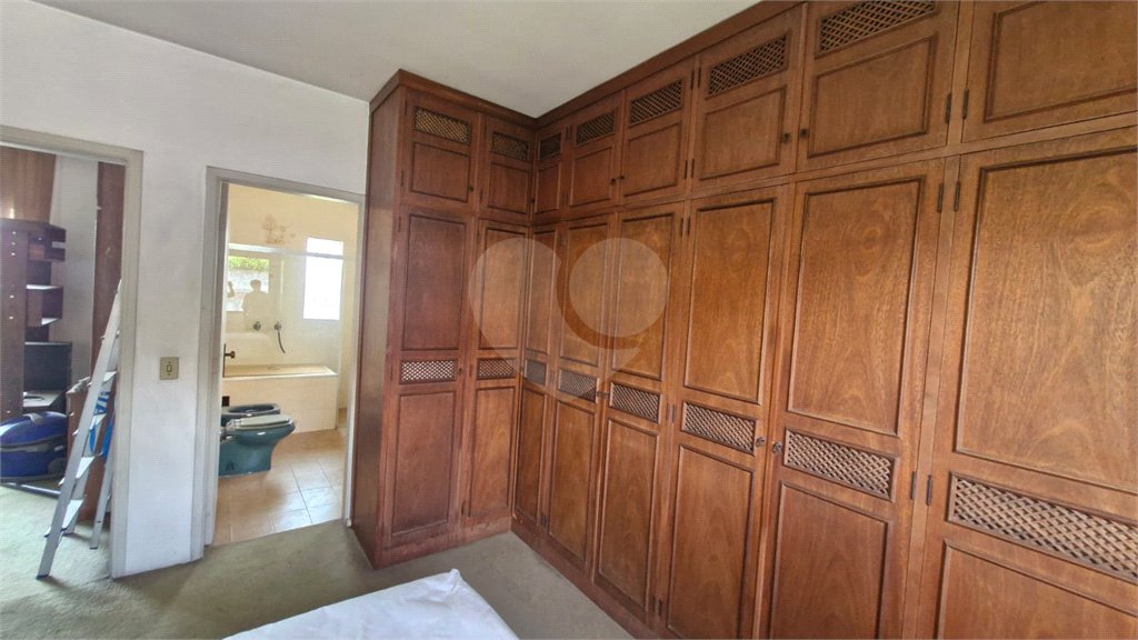Sobrado à venda com 3 quartos, sendo 1 suíte, em Cidade São Francisco, São Paulo, SP