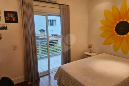 Sobrado à venda com 4 quartos, sendo 2 suítes, em Brooklin Paulista, São Paulo, SP