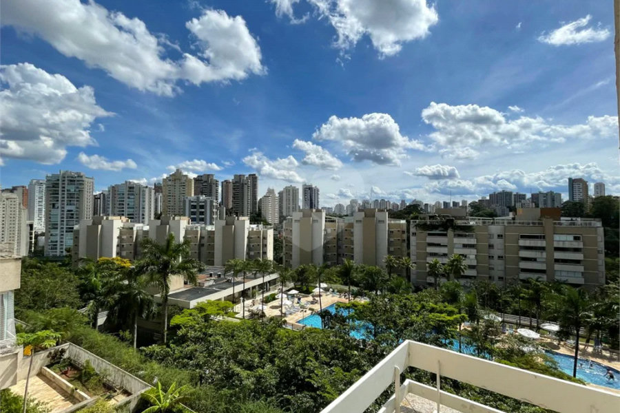 Apartamento à venda com 3 quartos, sendo 2 suítes, em Panamby, São Paulo, SP