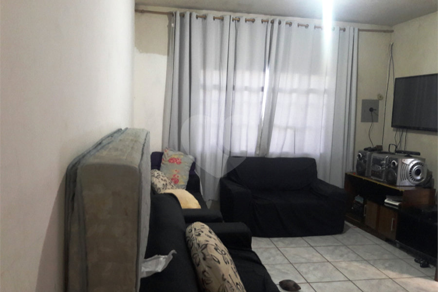 Sobrado à venda com 3 quartos, sendo 1 suíte, em Tremembé, São Paulo, SP