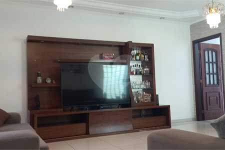Sobrado à venda com 3 quartos, sendo 1 suíte, em Vila Ema, São Paulo, SP