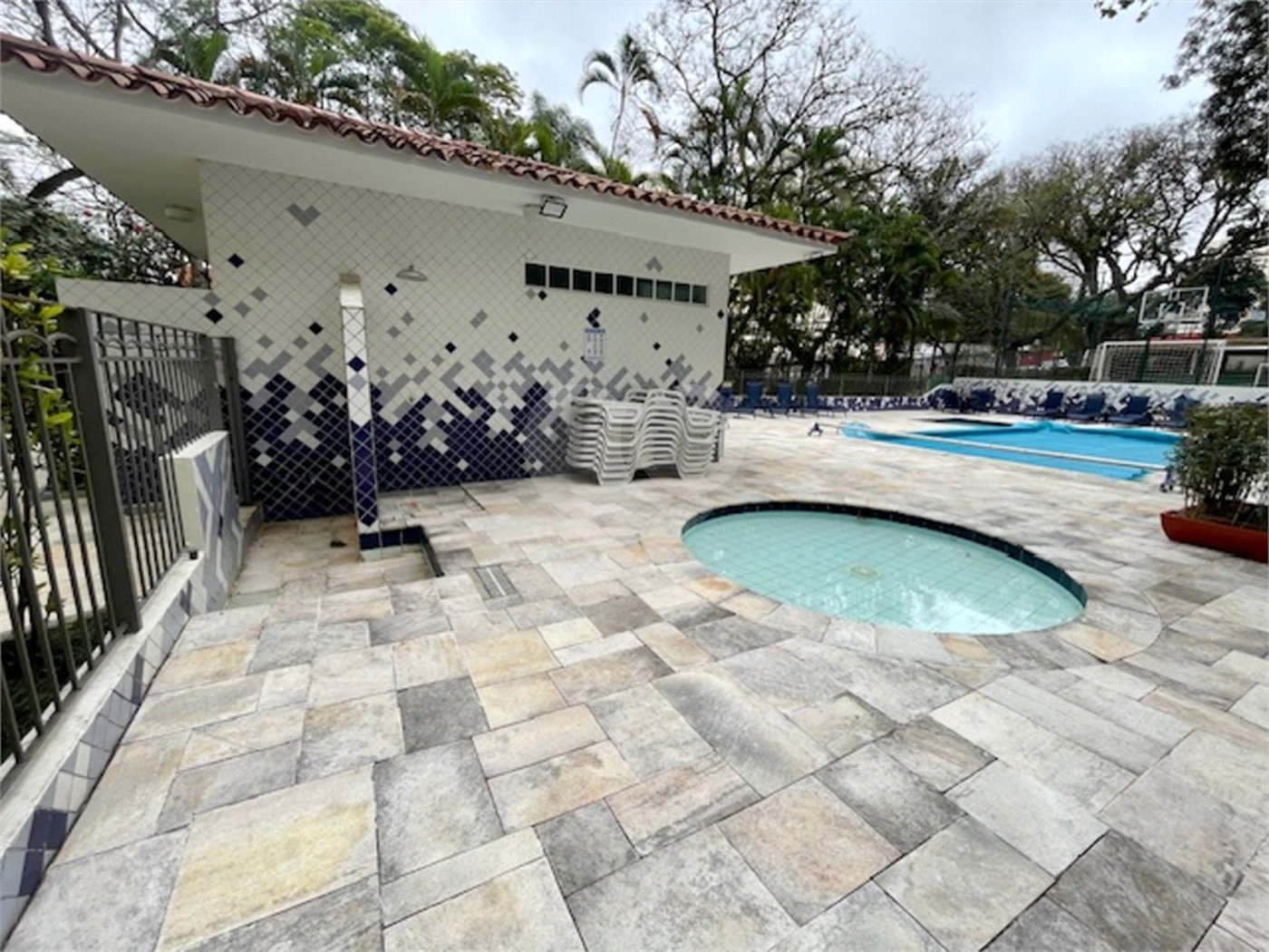 Apartamento com 3 dormitórios e 1 vaga fixa, em região tranquila perto da Av. Washingtonís e de diversos serviços. Ideal para quem quer morar bem e com comodidade.