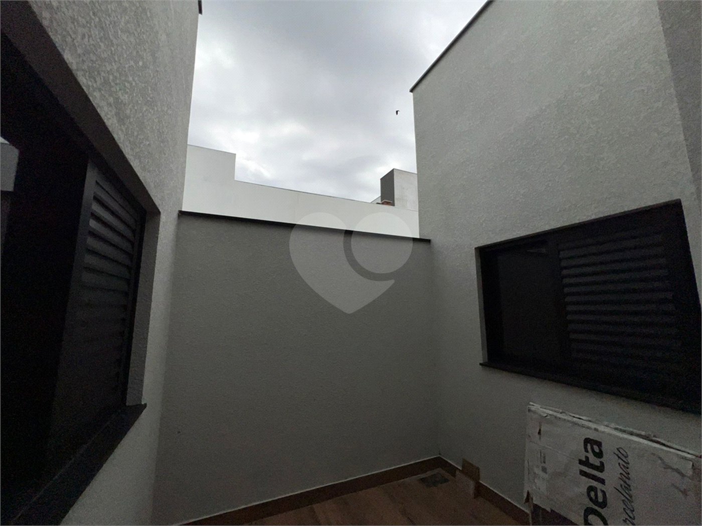 Casa à venda com 3 quartos, sendo 1 suíte, no condomínio Horto Florestal Villagio, Sorocaba - SP