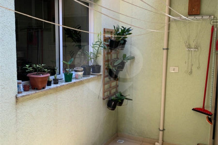Sobrado à venda com 3 quartos, sendo 1 suíte,  em Vila Gumercindo, São Paulo, SP