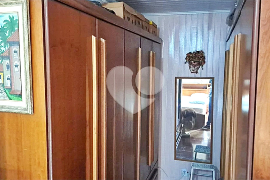 Casa à venda com 6 quartos, sendo 2 suítes, no condomínio Associação Reserva das Hortênsias, Mairiporã - SP