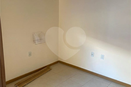 Casa à venda com 4 quartos, sendo 2 suítes, em Ubatiba, Maricá, RJ