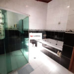 Casa à venda com 3 quartos, sendo 1 suíte, no condomínio Parque Suiça, Caieiras - SP