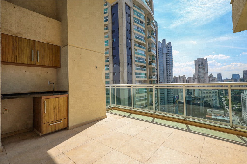 Apartamento à venda com 3 quartos, sendo 2 suítes, em Brooklin, São Paulo, SP