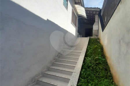 Casa à venda com 3 quartos, sendo 1 suíte,  em Vila Suissa, Mogi das Cruzes, SP