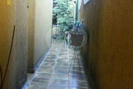 Sobrado à venda com 4 quartos, sendo 2 suítes, em Jardim Peri Peri, São Paulo, SP