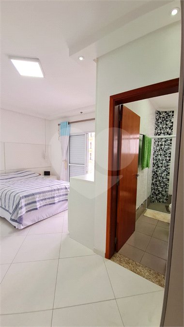 Sobrado à venda com 3 quartos, sendo 1 suíte,  em Jardim Leocádia, Sorocaba, SP