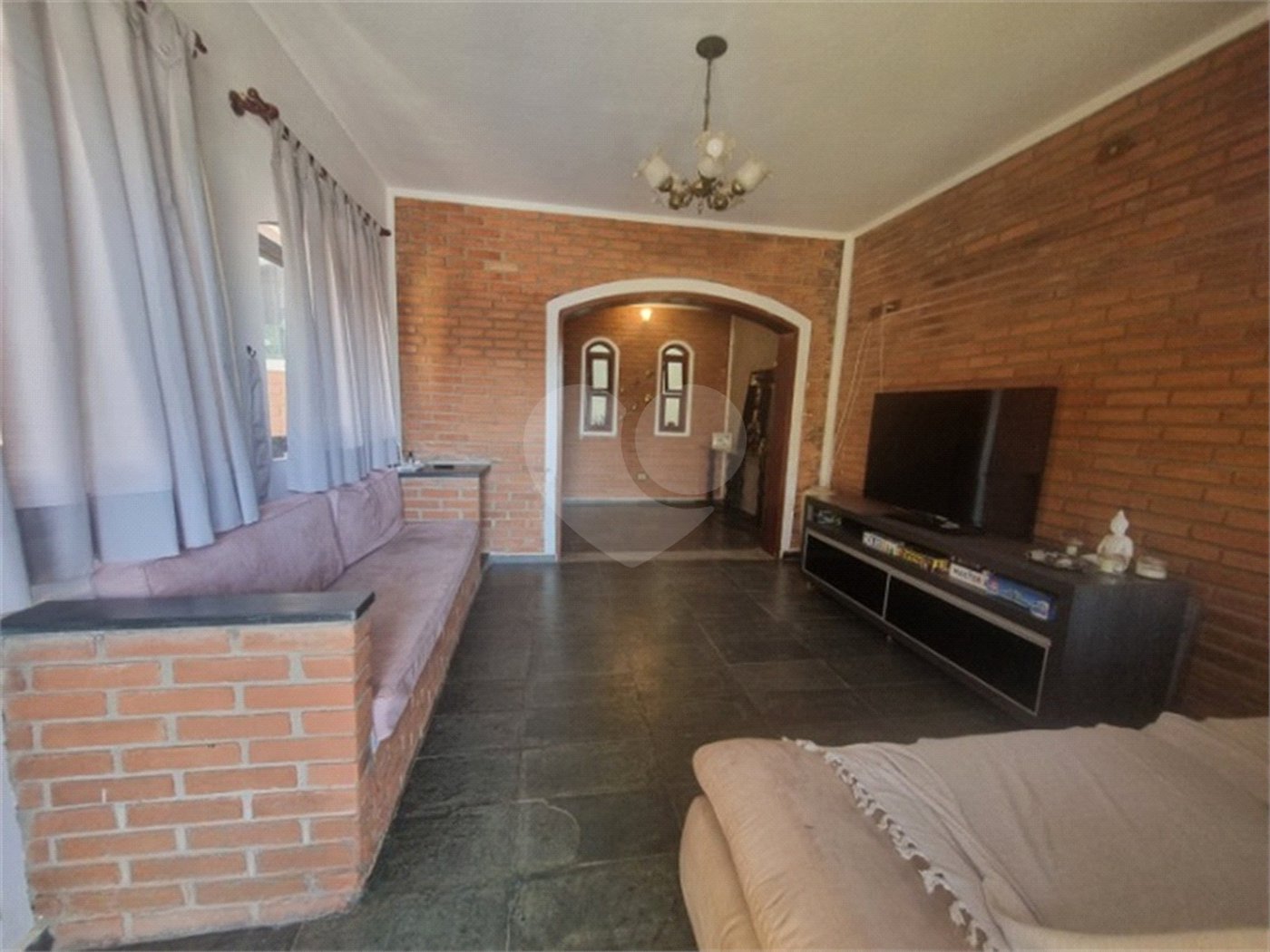 Casa à venda com 3 quartos, sendo 1 suíte, no Centro, Vinhedo, SP