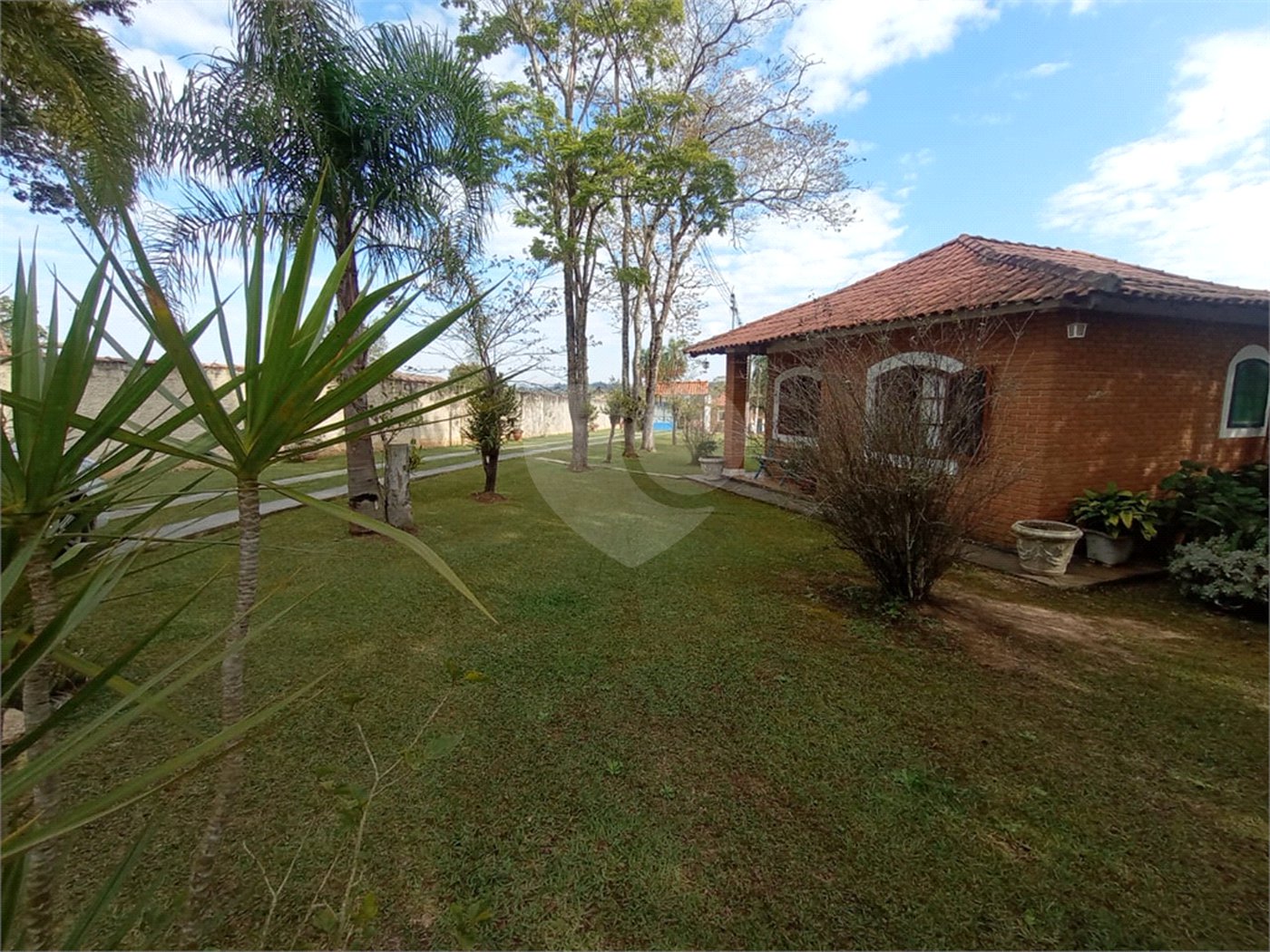 Chácara à venda com 6 quartos, sendo 1 suíte,  em Cercadinho, Alambari, SP