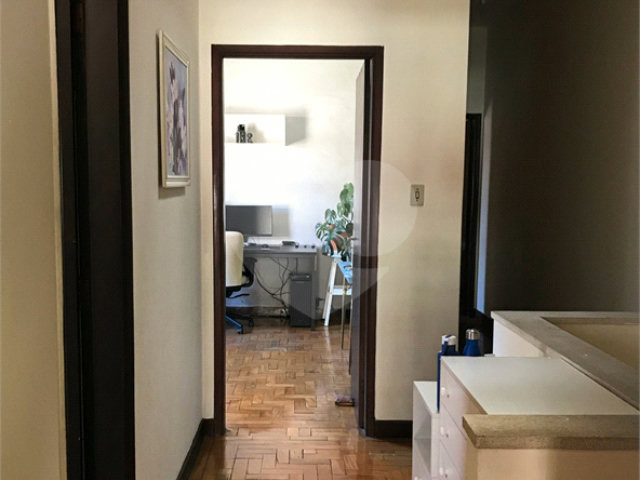 Casa à venda com 4 quartos, sendo 1 suíte,  em Vila Olímpia, São Paulo, SP