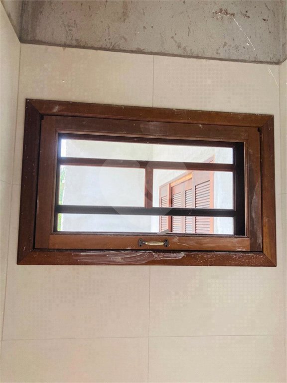 Casa à venda com 3 suítes no condomínio Lagoinha, Jacareí - SP