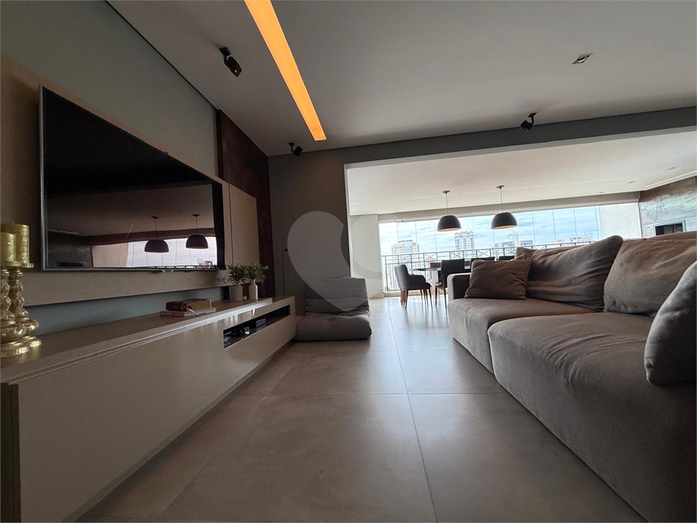 Apartamento à venda com 3 suítes em Santa Teresinha, São Paulo, SP