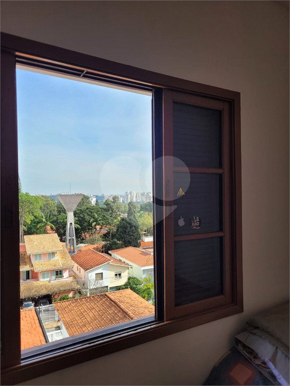 Sobrado à venda com 4 quartos, sendo 2 suítes,  em Vila Madalena, São Paulo, SP