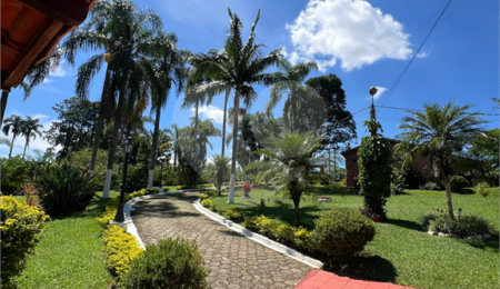 Chácara à venda com 4 quartos, sendo 2 suítes,  em Jardim Conceição, São Roque, SP