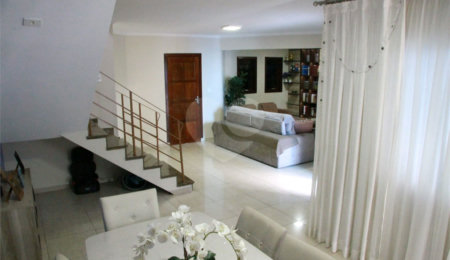 Sobrado à venda com 5 quartos, sendo 1 suíte, em Jaguaré, São Paulo, SP