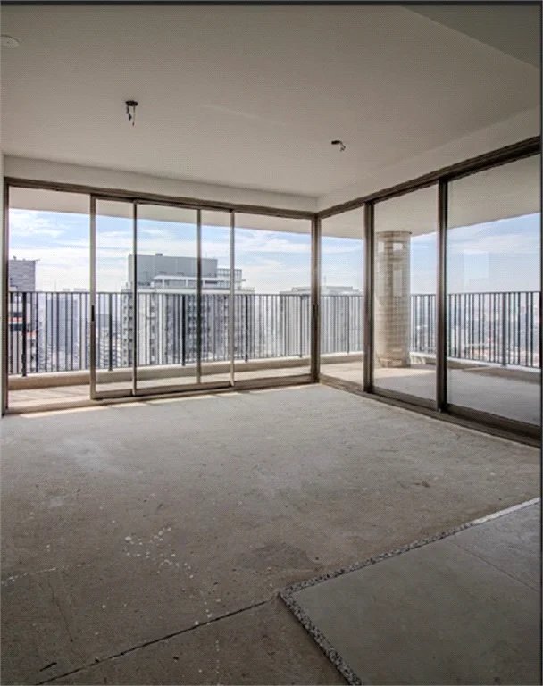 Apartamento à venda com 3 suítes em Pinheiros, São Paulo, SP