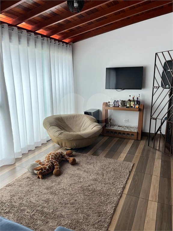 Sobrado à venda com 3 quartos, sendo 1 suíte, em Jardim Fernandes, São Paulo, SP