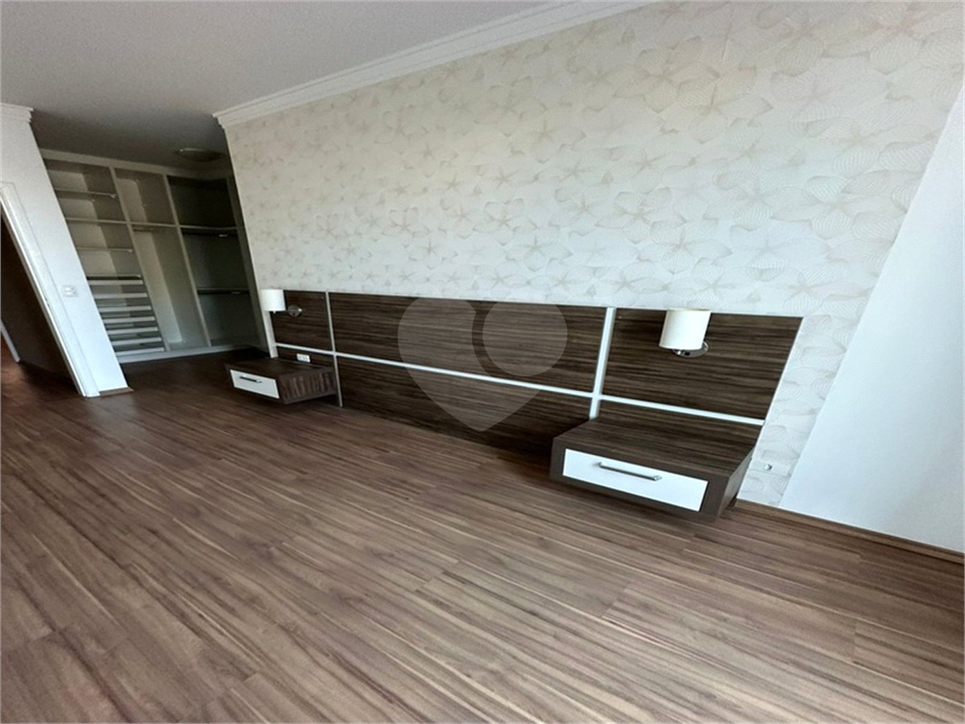 Casa à venda com 4 suítes no condomínio Golden Park Residence II, Sorocaba - SP