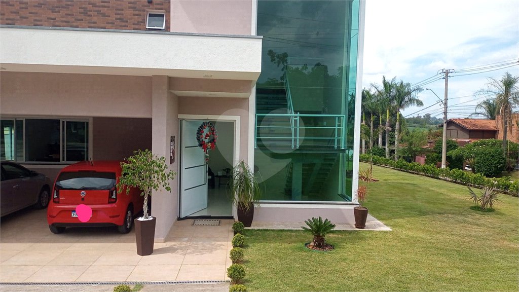 Casa à venda com 5 suítes no condomínio Village da Serra, Araçoiaba da Serra - SP