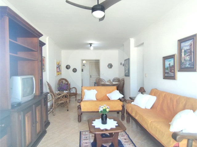 Apartamento à venda com 2 quartos, sendo 1 suíte,  em Campo Aviação, Praia Grande, SP
