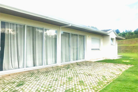 Casa à venda com 3 quartos, sendo 1 suíte, no condomínio Residencial Patrimônio do Carmo, São Roque - SP