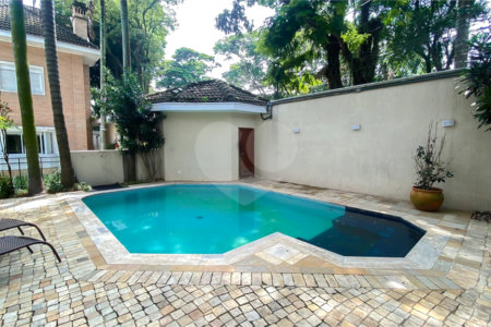 Casa à venda com 4 quartos, sendo 3 suítes, no condomínio Brisa Verde, São Paulo - SP