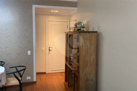 Apartamento à venda com 3 quartos, sendo 1 suíte, em Jardim Marajoara, São Paulo, SP