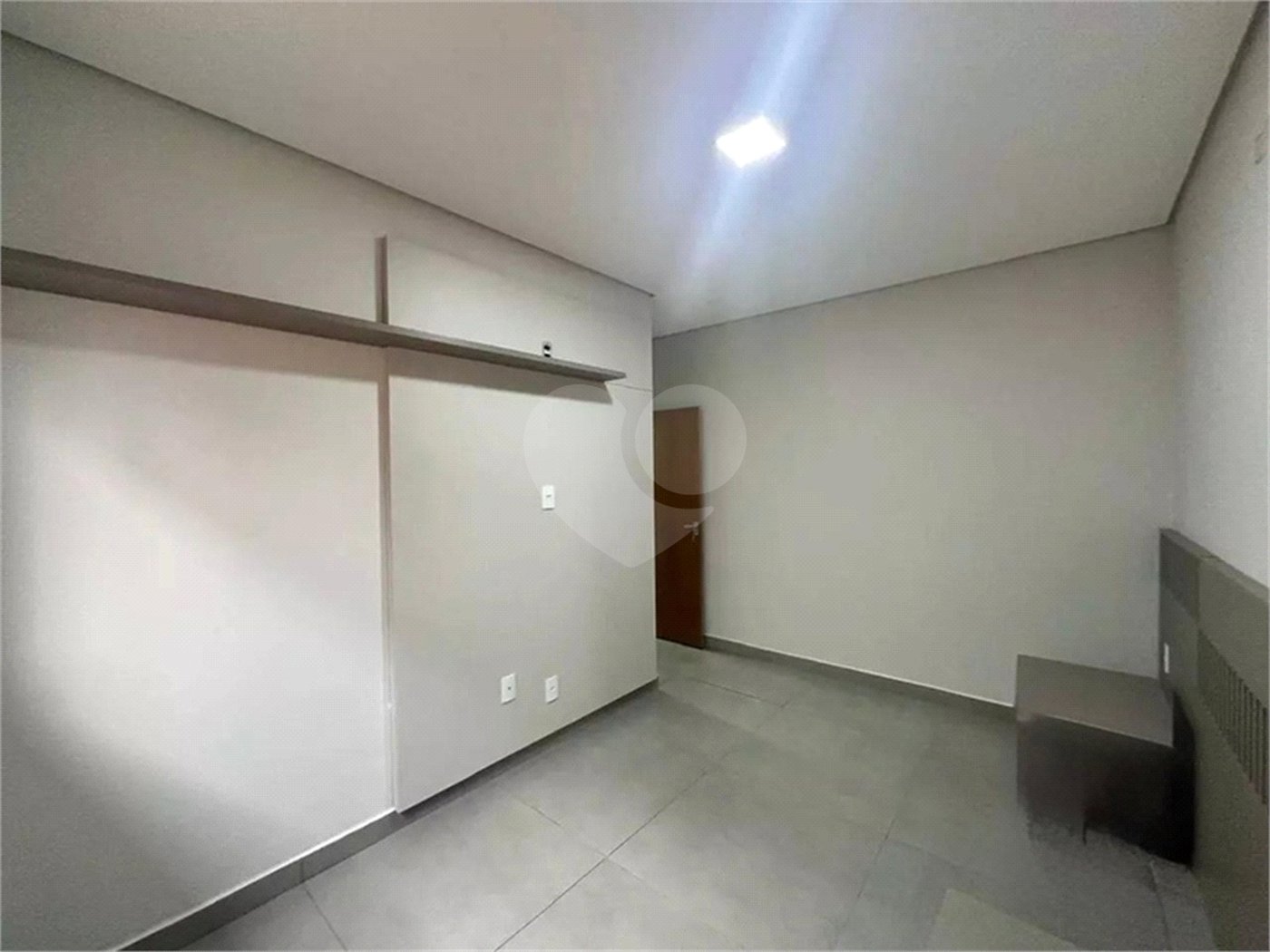 Casa à venda com 3 quartos, sendo 1 suíte, no condomínio Residencial Villa Verona, Sorocaba - SP