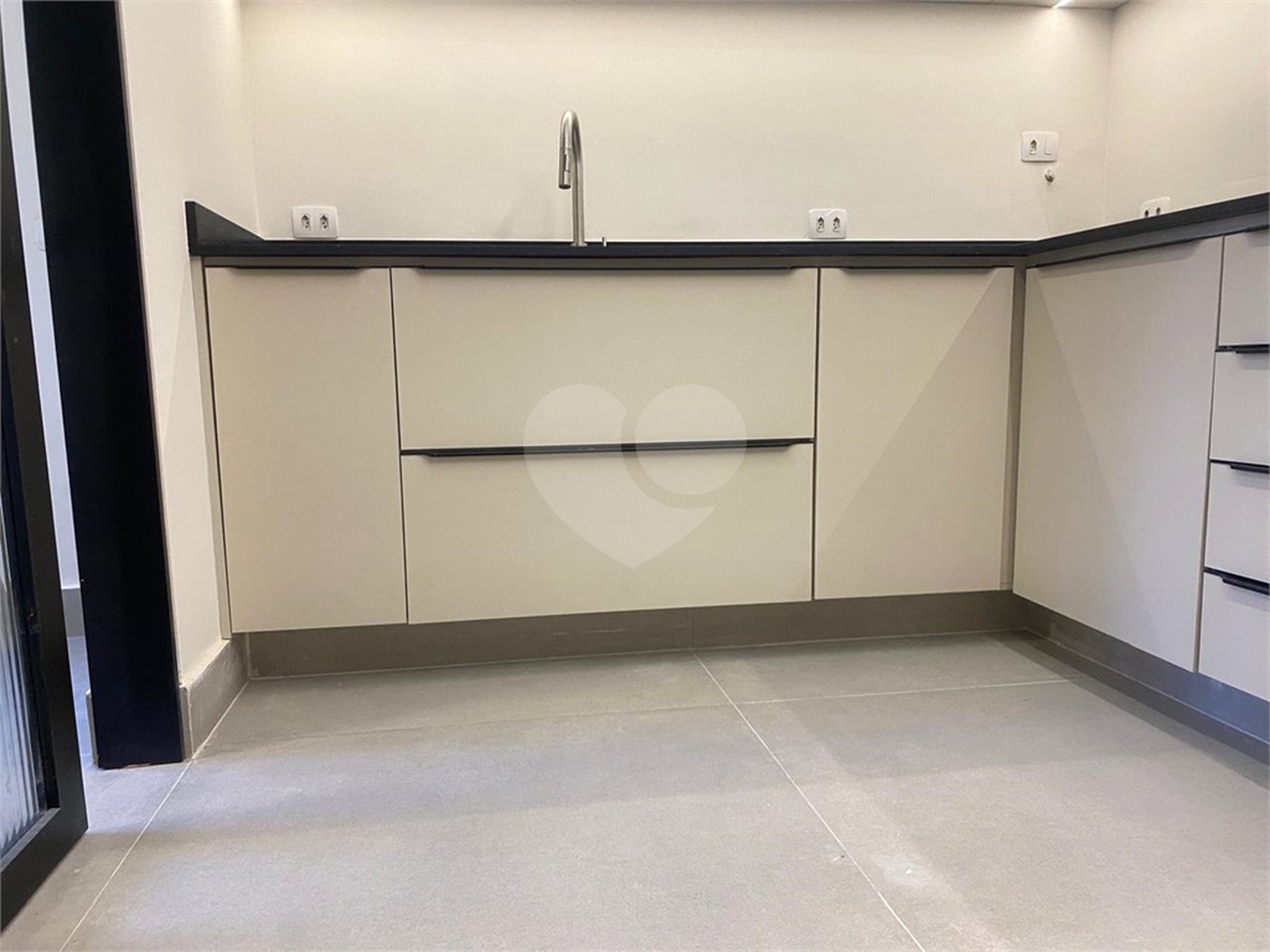 Apartamento à venda com 3 quartos, sendo 1 suíte,  em Itaim Bibi, São Paulo, SP