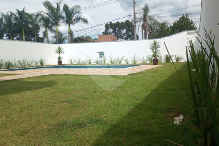 Casa à venda com 5 suítes no condomínio Village da Serra, Araçoiaba da Serra - SP