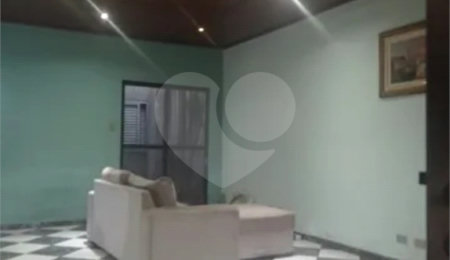 Casa à venda com 3 quartos, sendo 1 suíte,  em Parque Bandeirantes, Taubaté, SP