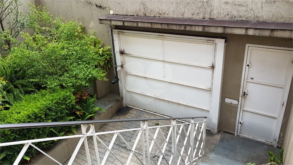 Sobrado à venda com 3 suítes em Vila Gumercindo, São Paulo, SP
