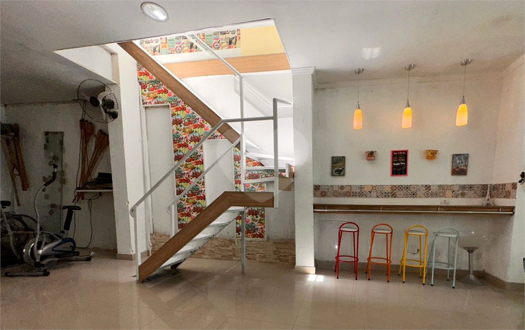 Casa à venda com 5 quartos, sendo 3 suítes, no condomínio Jd Itatinga, São Paulo - SP