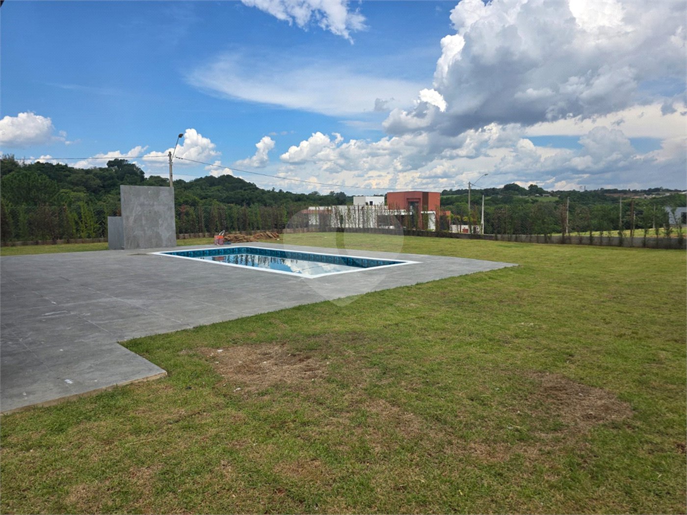 Casa à venda com 3 suítes no condomínio Village Ipanema 2, Araçoiaba da Serra - SP