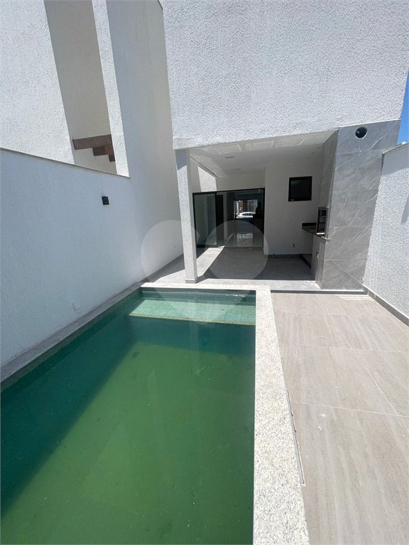 Casa à venda com 3 quartos, sendo 2 suítes, no condomínio Grand Park, Rio de Janeiro - RJ