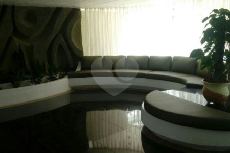 Apartamento à venda com 3 quartos, sendo 1 suíte,  em Campo Belo, São Paulo, SP